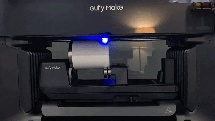 eufyMake E1 bedrukken op mok met handvat.
