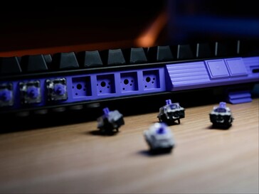 Ingebouwd opbergvak voor de negen magnetische schakelaars.