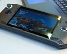 MSI draait om technische details heen met zijn schermclaims voor de Claw handheld gaming PC. (Afbeelding bron: NotebookcheckReviews op YouTube)