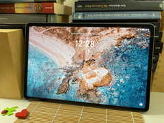 De Honor Pad 10 kan worden opgeladen met maximaal 35 watt. Een volledige laadcyclus werd in onze tests voltooid in een relatief korte 1 uur en 48 minuten. (Afbeeldingsbron: Notebookcheck)