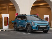 Een Kia EV die een Supercharger gebruikt. Tesla heeft zijn oplaadnetwerk opengesteld voor Kia EV's in Noord-Amerika (Afbeelding bron: Kia)