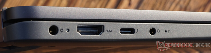Aansluitingen links: voeding, HDMI 1.4b, Thunderbolt 4, headset