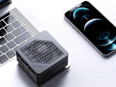 De EM780 wordt geleverd met een Ryzen 7 7840U, 32 GB RAM en twee SSD's in Europa. (Afbeeldingsbron: MINISFORUM)
