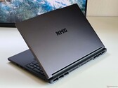 De RTX 5070 Ti laptop en tot 128 GB RAM in een gaming/werkstation hybride - XMG Pro 16 (E25) laptop review