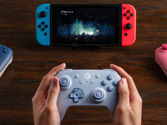 De 8BitDo Ultimate 2C Bluetooth meet 147 x 103 x 61 mm en weegt 225 g. (Afbeelding bron: 8BitDo)