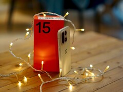 De OnePlus 15 is gecertificeerd door de FCC en kan binnenkort worden voorbesteld. (Afbeeldingsbron: OnePlus)