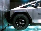 Tesla heeft eerder al crashtests met de Cybertruck aangekondigd, maar we hebben nog geen resultaten van de tests gezien en dat zal waarschijnlijk pas na de lanceringsdatum gebeuren. (Afbeeldingsbron: Tesla op X)