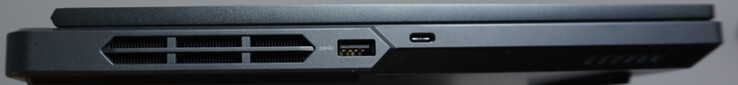 Poorten links: USB-A (5 Gbit/s), USB-C (10 Gbit/s, DP)