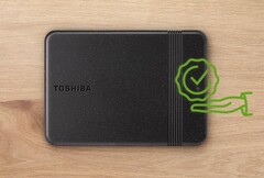 De harde schijf van Toshiba heeft een zeer minimalistisch ontwerp in een zwarte kleurstelling