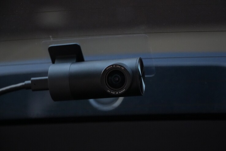 De 70mai 4K T800-camera aan de achterkant levert 3840 x 2160p 4K-video met 30 beelden per seconde (Afbeeldingsbron: Abhinav Fating/Notebookcheck)