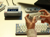 De AYANEO AM02 kan worden gekocht met de 8BitDo-controller en Nuphy-toetsenbordaccessoires, zoals afgebeeld. (Afbeeldingsbron: AYANEO)