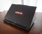 Extravagant, niet alleen qua hardware: Lenovo Legion 9 18. (Afbeeldingsbron: Notebookcheck)