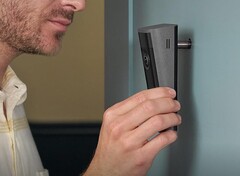 De Ring Peephole Camera 2K verandert een bestaand deurspionnetje in een slimme beveiligingscamera zonder dat er geboord hoeft te worden