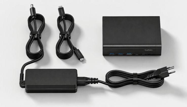 Belkin 12-in-1-dock met bijbehorende voedingsadapter en meegeleverde kabels