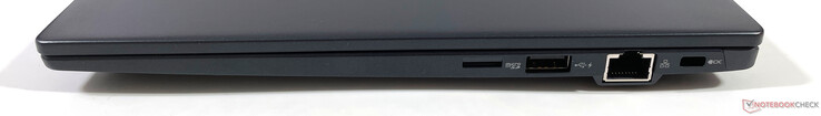 Rechts: microSD-lezer, USB-A 3.2 Gen.1 (voeding), Gigabit Ethernet, Kensington-slot