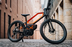 De ASYNC H7 hybride e-bike heeft een 500W motor met maximaal 130 Nm koppel. (Afbeelding bron: ASYNC)
