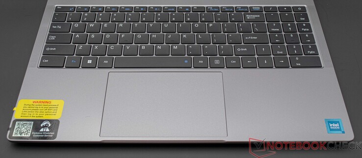 Het toetsenbord en touchpad van de ACEMAGIC Ace AX15