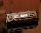Nitecore's EDC37 zaklamp (Afbeelding bron: Andreas Sebayang/Notebookcheck)