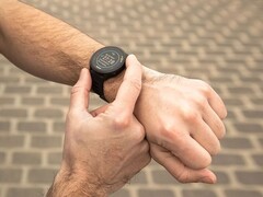 Garmin&#039;s Forerunner 55 smartwatch (foto) krijgt een nieuwe stabiele update. (Afbeelding bron: Garmin)