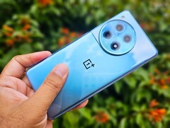 De OnePlus 12R is nu goedkoper dan ooit met een permanente prijsverlaging. (Afbeeldingsbron: Notebookcheck)