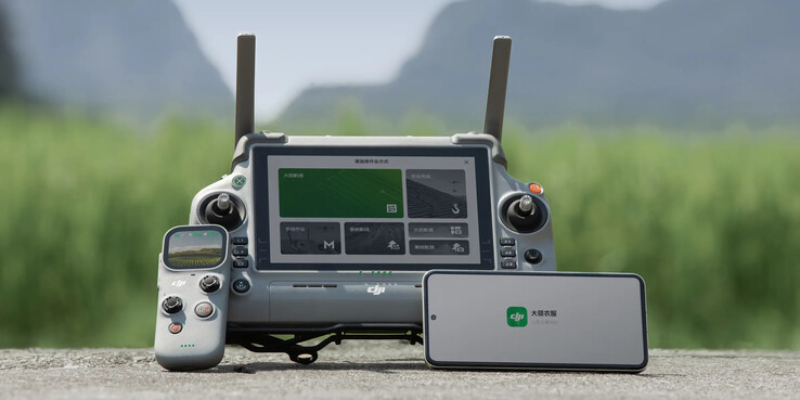 De DJI RC Mini AG naast de RC Plus 2 AG afstandsbediening. (Afbeeldingsbron: DJI)