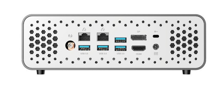 Achterkant: Afneembare antennes, 2x Gigabit Ethernet, 4x USB 3.0 Type-A, HDMI 2.0, Volledige grootte DisplayPort 1.2, Kensington Lock, stroomadapter (Bron: Zotac)