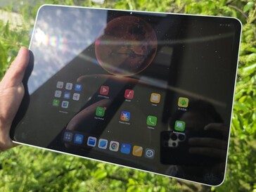 Oppo Pad 4 Pro: Buiten kijken
