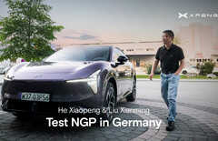 Testen in het stadsverkeer van München: He Xiaopeng, CEO van Xpeng, demonstreert het nieuwe Next Generation Pilot (NGP)-systeem in de Xpeng L03.