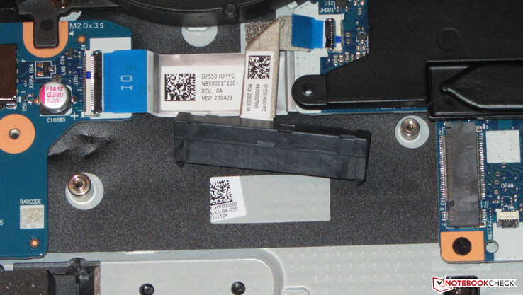 Als je de 2.5-inch caddy verwijdert, kan je een secundaire NVMe-SSD installeren