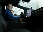 Elon Musk geeft Bibi Netanyahu een ritje in de Cybertruck (afbeelding: IsraeliPM/YT)