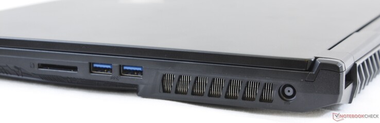 Rechterkant: SD kaartlezer, 2x USB 3.1 Gen. 1, stroomadapter