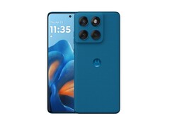 De Motorola Edge 60 Fusion in Pantone Mykonos Blue is de vierde kleuroptie waarin de telefoon gekocht kan worden. (Afbeeldingsbron: Motorola)