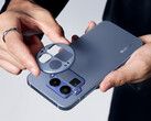De Realme GT 8 Pro in zijn Urban Blue afwerking met het cameraplaatje verwijderd. (Afbeeldingsbron: Realme)