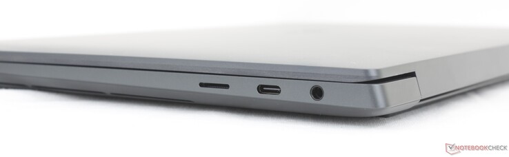 Rechts: microSD-kaartlezer, USB-C 4.0 met Thunderbolt 4 (40 GBit/s, DisplayPort-ALT-modus, Power Delivery), 3,5-mm audio
