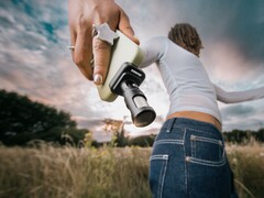 Shure MV88 USB-C kan eenvoudig worden aangesloten op een smartphone voor mobiele audio-opname (Afbeelding bron: Shure)