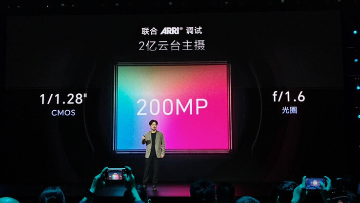 De Robot Phone van Honor is voorzien van een hoofdsensor van 200 MP op een geminiaturiseerde drieassige gimbal.
