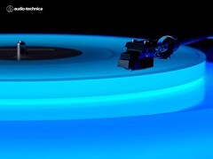 De Audio-Technica Hotaru verlichte platenspeler debuteert op de Milan Design Week. (Afbeeldingsbron: Audio-Technica)