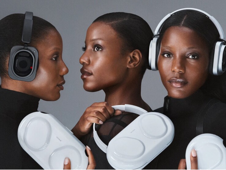 De Nothing Headphone (1) Pro is verkrijgbaar in zwart of wit en wordt geleverd met een hardcase.