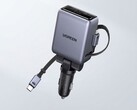 De autolader van Ugreen verandert een 12V-aansluiting in een oplaadstation voor meerdere apparaten.