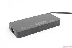 Relatief slanke (~20 x 9 x 2,5 cm) 330 W barrel AC adapter