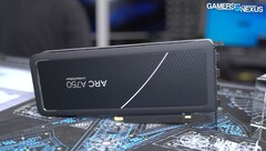 De Arc A750 is de tweede na de Arc A770 in Intels productstapel. (Afbeelding bron: Gamers Nexus)