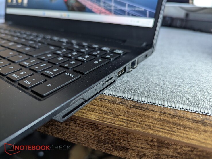 De microSD-kaartlezer in de Schenker Connect 15
