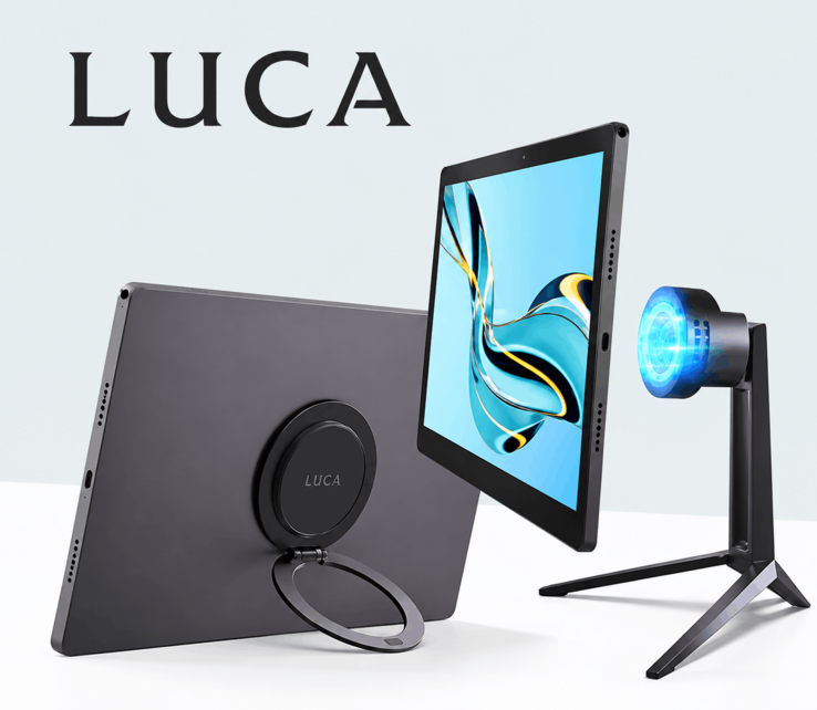De Luca-tablet, afgebeeld met het magnetische bevestigingssysteem en de draadloze oplaadstandaard