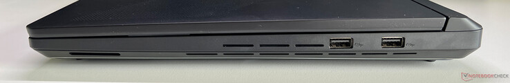 Rechts: 2x USB-A 3.2 Gen 2 (10 Gbit/s)