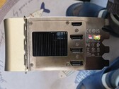 De Nvidia Ada Titan heeft een quad-slot ontwerp (afbeelding via MEGAsizeGPU)