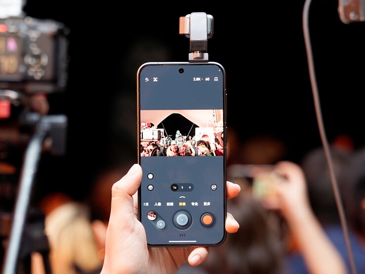 De Honor Robot Phone heeft een 200MP ultra-high-res primaire sensor.