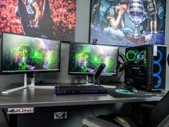 Een pc met twee monitors (Afbeeldingsbron: Ella Don via Unsplash)