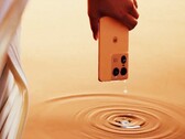 De Motorola Edge 50 Ultra zal worden aangeboden in de Pantone-kleur van het jaar 2024. (Afbeelding: Motorola, via Evan Blass)