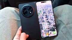 Zowel Oppo als Honor zetten bij hun nieuwste opvouwbare generatie in op nieuwe camera's en grotere apparaten. (Bildquelle: Weibo)