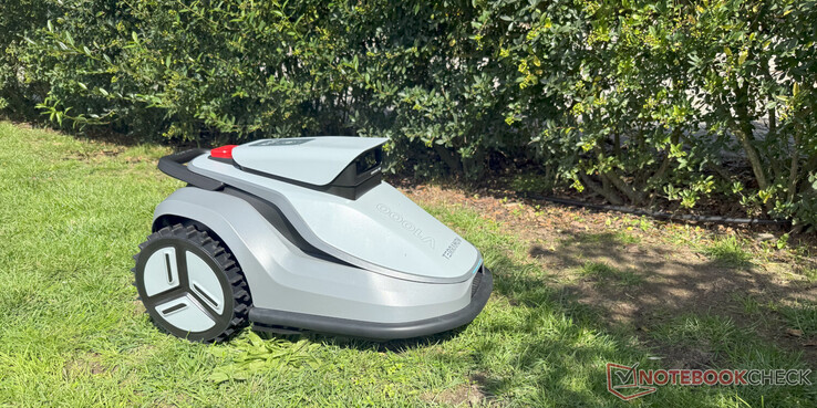 TerraMow V1000 robotmaaier aan het werk